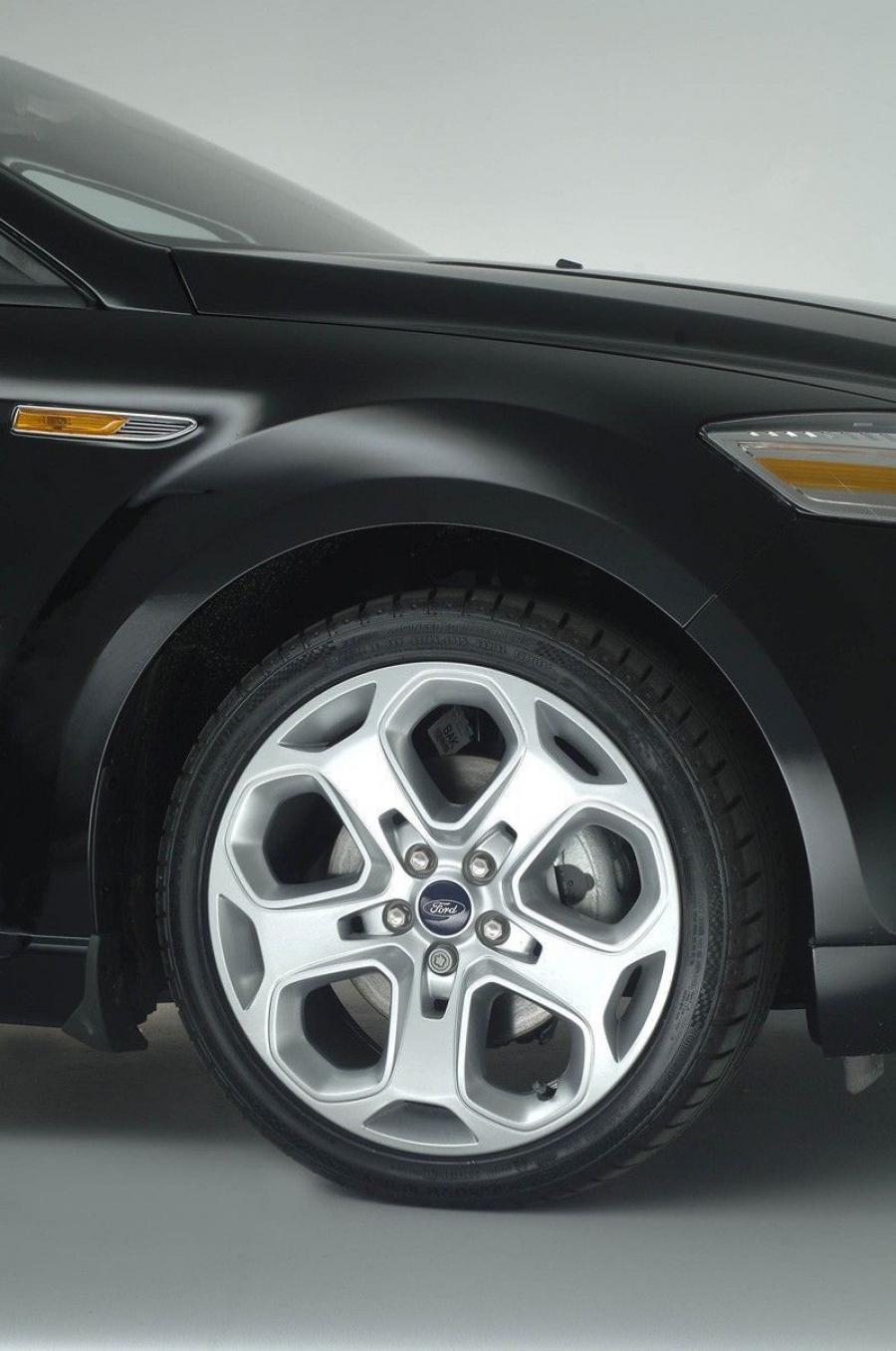  Ford Mondeo Titanium X-Sport 2008 года  (фото 7 из 14)